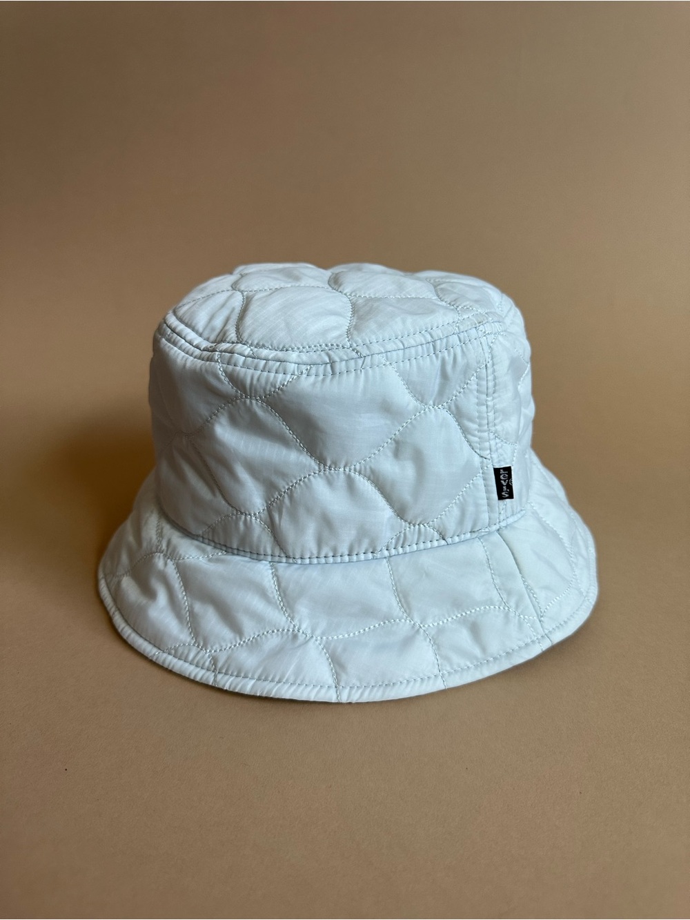 Levi’s White Men’s Streetwear Quilted Bucket Hat Size M 56cm / 22inches